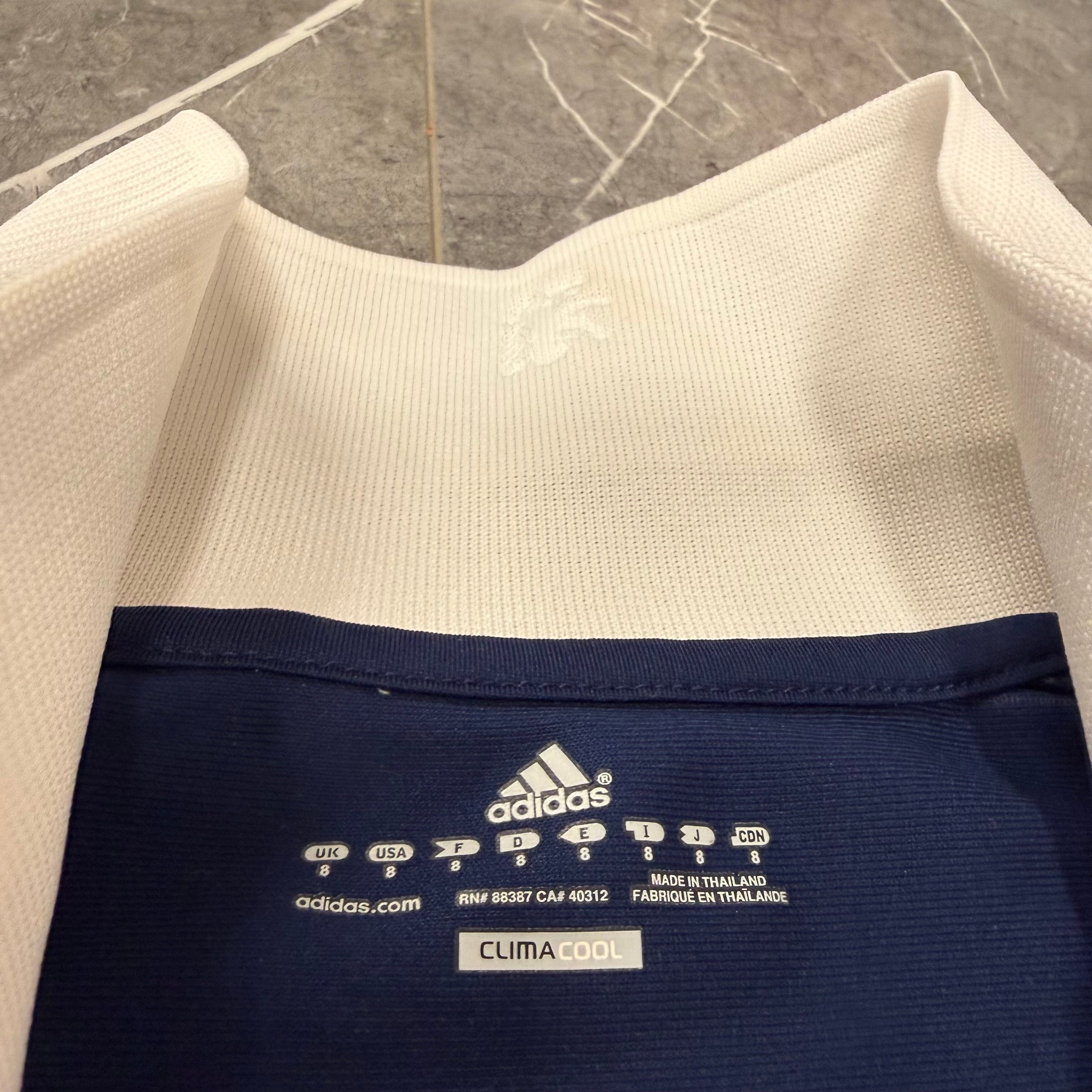 Adidas Olympique Lyon Vintage 2010/2011 Auswärtstrikot – TechFit Edition – Dunkelblau/Pink – Sammlerstück